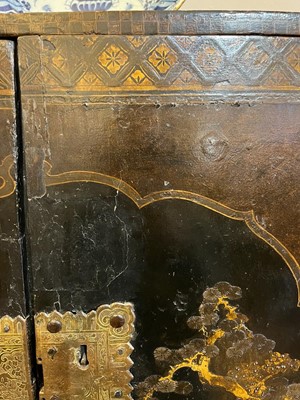 Lot 478 - A Nanban export black-lacquered cabinet