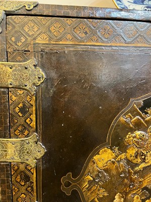 Lot 478 - A Nanban export black-lacquered cabinet
