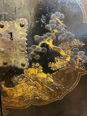 Lot 478 - A Nanban export black-lacquered cabinet