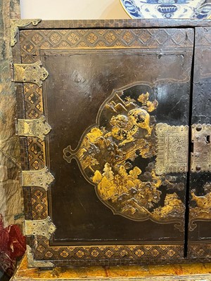 Lot 478 - A Nanban export black-lacquered cabinet