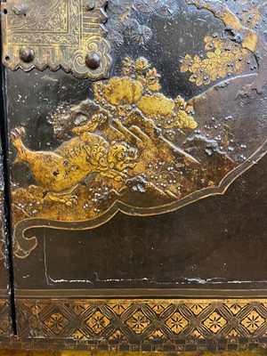 Lot 478 - A Nanban export black-lacquered cabinet