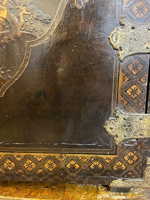 Lot 478 - A Nanban export black-lacquered cabinet