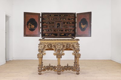 Lot 478 - A Nanban export black-lacquered cabinet