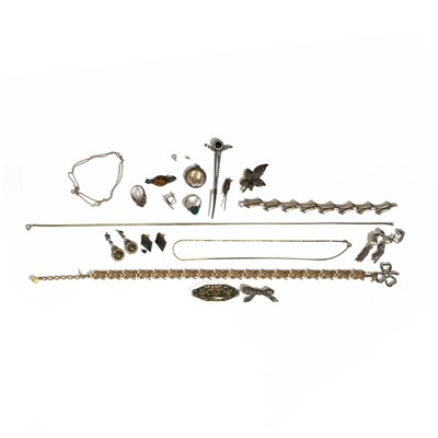Lot 1340 - A collection of silver and costume jewellery