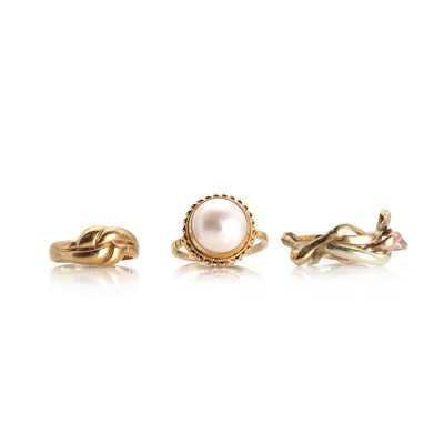 Lot 1281 - Three 9ct gold rings
