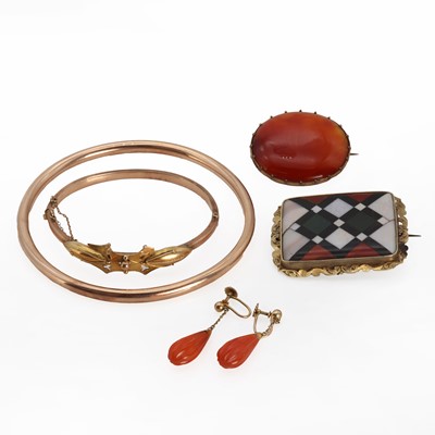 Lot 1308 - A small group of gold jewellery