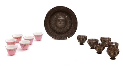 Lot 100 - A group of six porcelain cups
