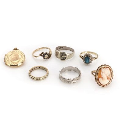 Lot 1343 - A small group of gold, silver and costume jewellery