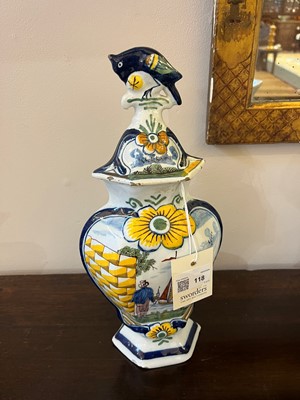 Lot 118 - A delftware tin-glazed earthenware garniture