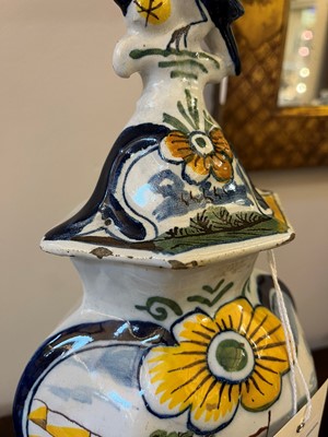 Lot 118 - A delftware tin-glazed earthenware garniture