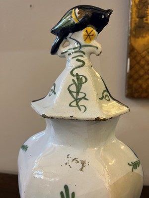Lot 118 - A delftware tin-glazed earthenware garniture