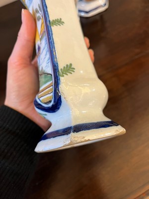 Lot 118 - A delftware tin-glazed earthenware garniture