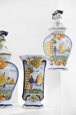 Lot 118 - A delftware tin-glazed earthenware garniture