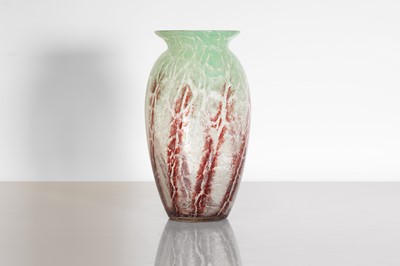 Lot 116 - A German Art Deco 'Ikora' vase