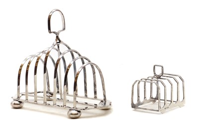 Lot 22 - A silver seven-bar toast rack