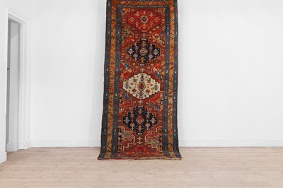 Lot 301 - A Qashqai runner