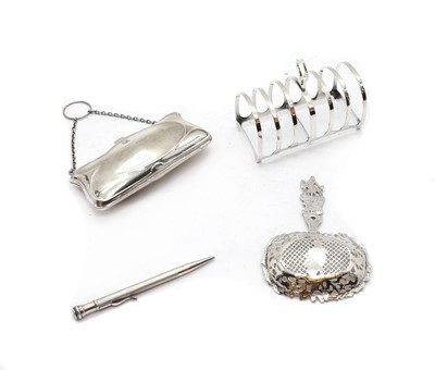 Lot 62 - A collection of silver items