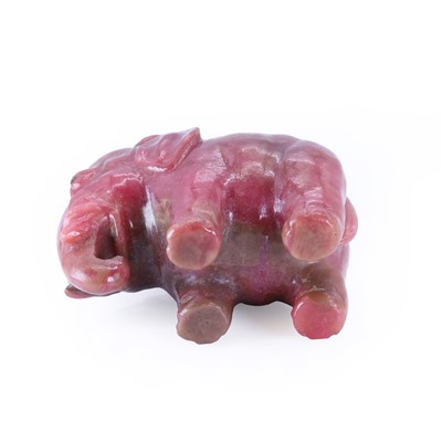 Lot 272 - A hardstone model of an elephant, probably by Fabergé, c.1900