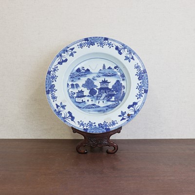Lot 175 - A Chinese blue and white charger