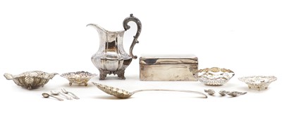 Lot 36 - A collection of silver items