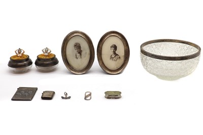 Lot 63 - A collection of silver items
