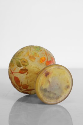 Lot 113 - A Daum cameo glass vase