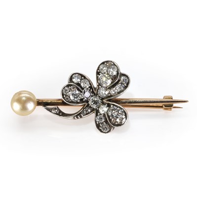 Lot 19 - A late Victorian diamond shamrock brooch