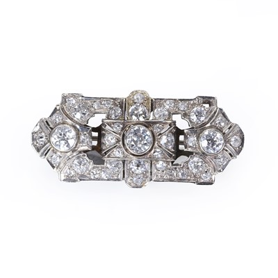 Lot 43 - A diamond brooch, c.1920s