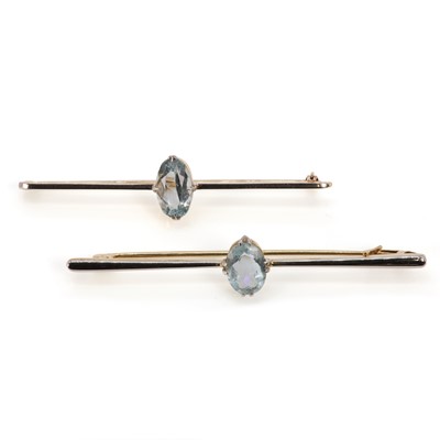 Lot 189 - An aquamarine bar brooch and another similar