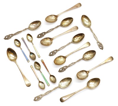 Lot 9 - A group of cased silver flatware
