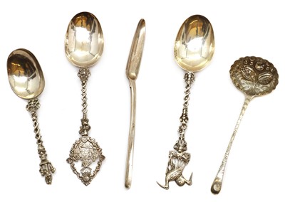 Lot 41 - A George III silver marrow scoop