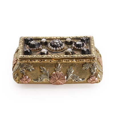 Lot 278 - A Continental tri-colour gold jewelled snuffbox