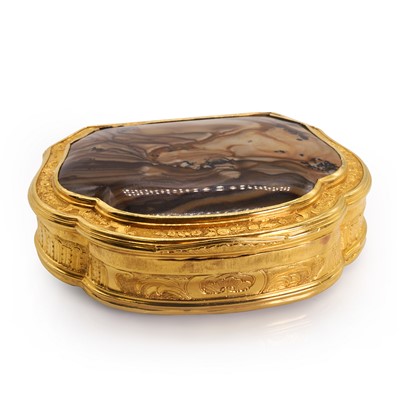 Lot 279 - A gold mounted petrified wood snuffbox, late 18th century