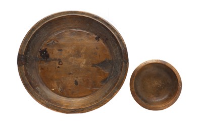 Lot 132 - A sycamore large dairy bowl