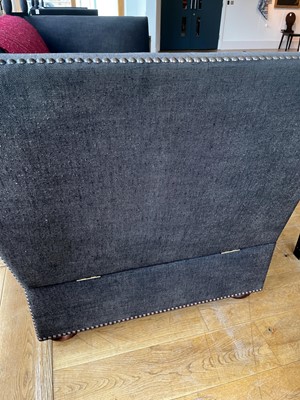 Lot 16 - A 'Tiplady' Knole sofa by George Smith