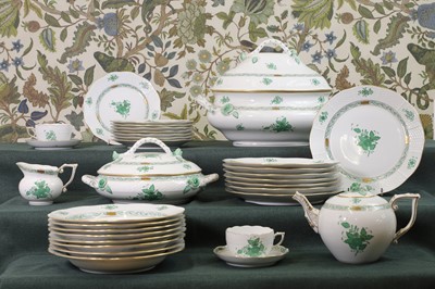 Lot 216 - A Herend 'Apponyi Green' part dinner service