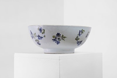 Lot 2 - A delftware tin-glazed earthenware punchbowl