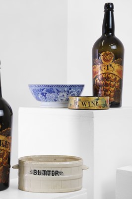 Lot 223 - A group of glass and ceramic wares