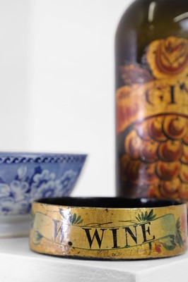 Lot 223 - A group of glass and ceramic wares
