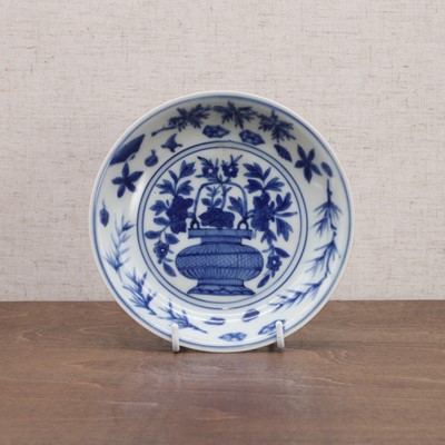 Lot 26 - A Chinese blue and white saucer