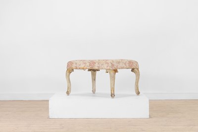 Lot 186 - A painted and parcel-gilt stool