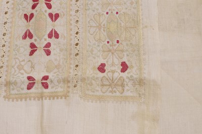 Lot 174 - A group of embroidered linens
