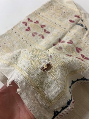 Lot 174 - A group of embroidered linens