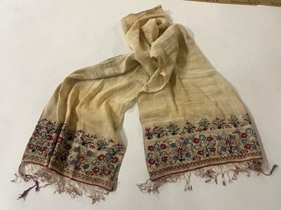 Lot 174 - A group of embroidered linens
