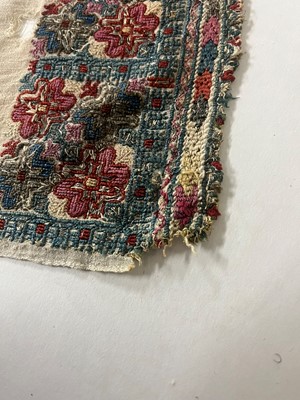 Lot 174 - A group of embroidered linens