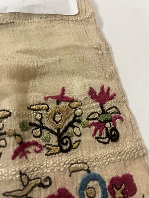 Lot 174 - A group of embroidered linens