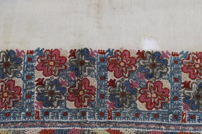 Lot 174 - A group of embroidered linens