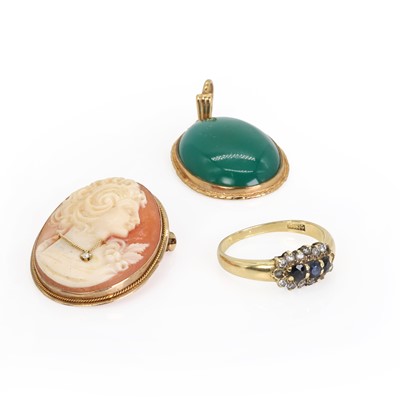 Lot 230 - A small group of gold jewellery