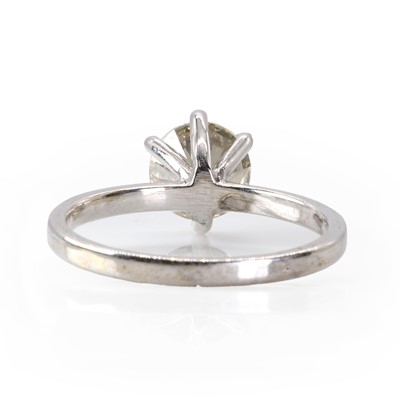 Lot 224 - A white gold single stone diamond ring