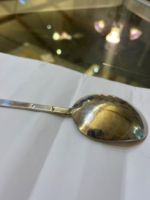 Lot 240 - A Charles II provincial silver Puritan spoon